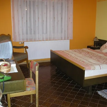 Georgshof بيت ضيافة Hilders